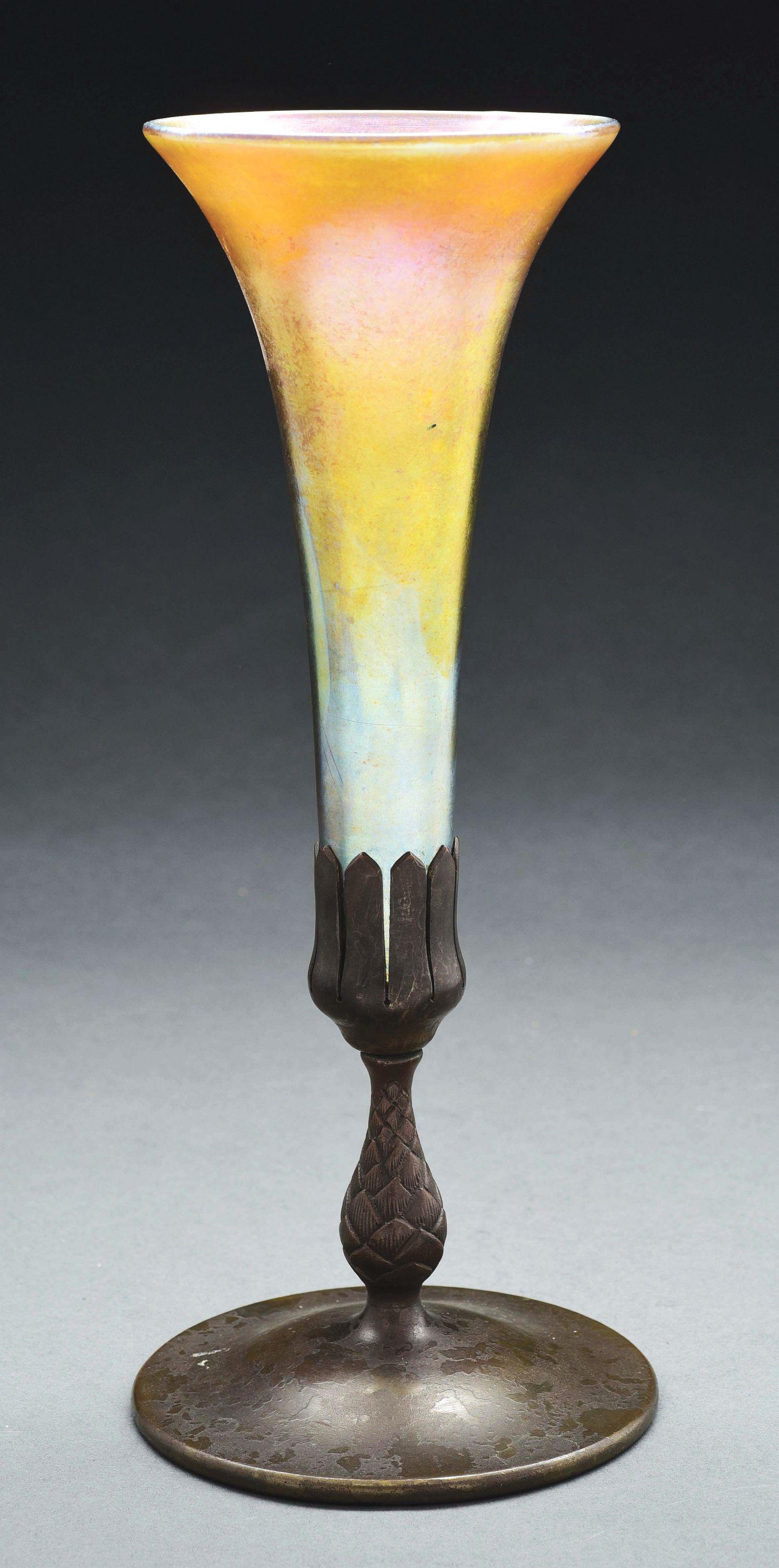 TIFFANY STUDIOS FAVRILE GLASS VASE WITH BRONZE BASE. (1 of 6)