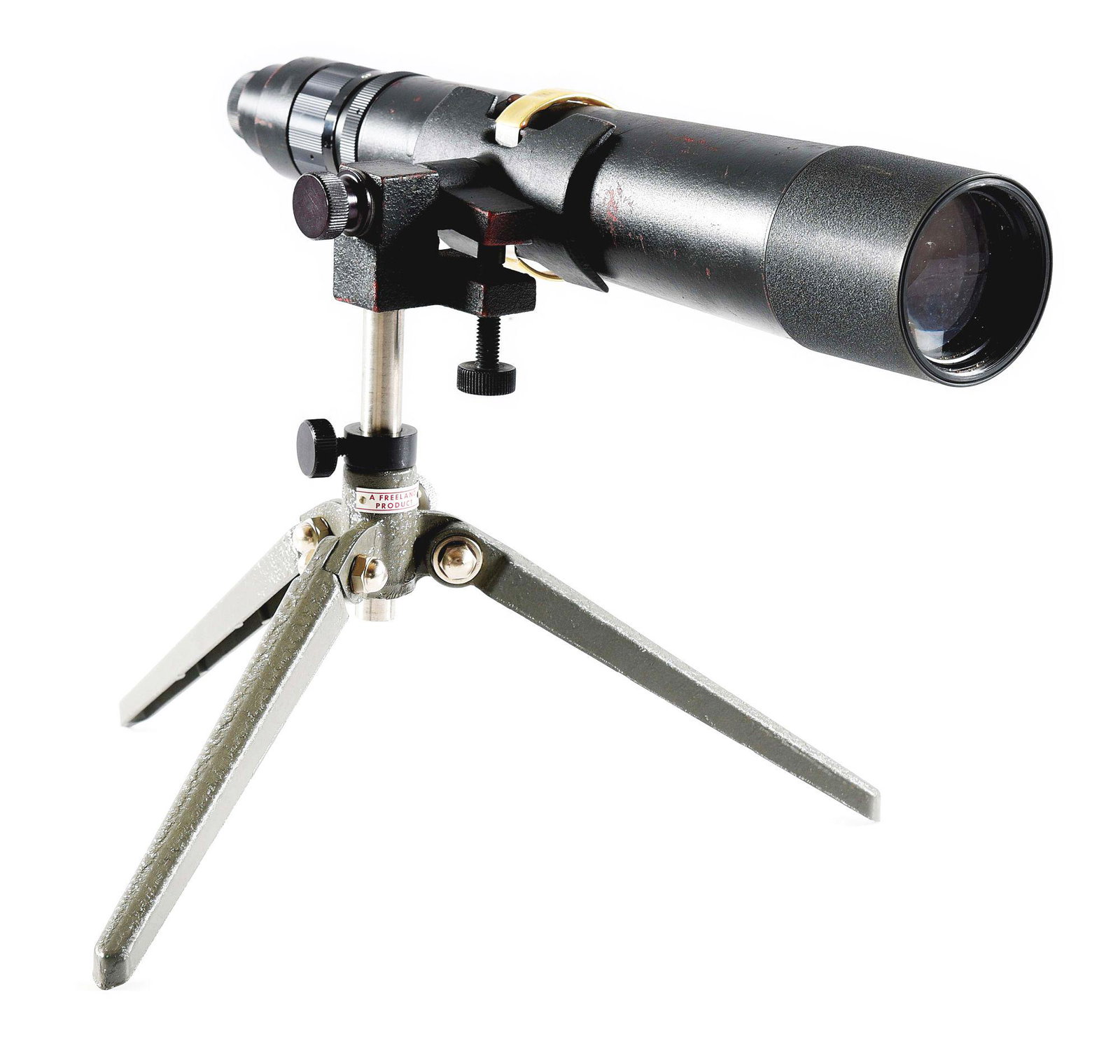 REDFIELD 15-45X SPOTTING SCOPE WITH TRIPOD.: Redfield 15-45X spotting scope. Features a black painted housing, adjustable zoom and adjustable sunshade. Includes mount, stand, and case. CONDITION: Good overall condition with clear glass and good 