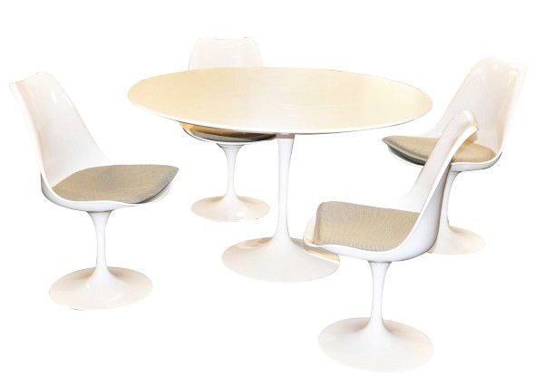 Knoll Saarinen Dining Room Table & Chairs.: Inspired by Finnish architect and sculptor Eero Saarinen and made originally by Knoll in 1956. Includes one table and four tulip swivel chairs. This contemporary set was bought in 1999 for roughly $5,