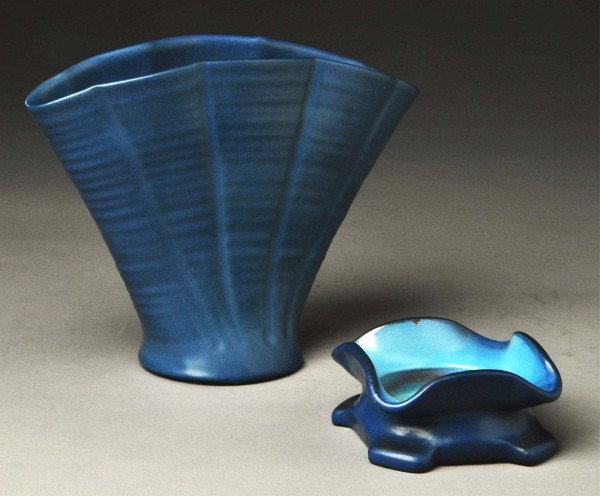 Lot of 2: Marblehead Pieces.: Includes a Marble Head Pottery Matte blue ribbed fan vase and a Marble Head pin tray. A folded top on the buttress footed. Size: Largest: 6 - 1/4" T.