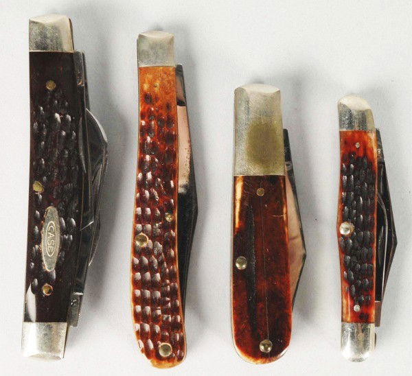 Lot of 4: Case Folder Knives.: Case XX 4 – 1/8" #61048 1-blade red bone Slim Trapper. Circa 1964 to 1970 Case XX U.S.A. 3 – ¼" #6308 3-blade whittler. Mint condition. Case XX 3 – 5/16" #62009½ 2-blade red bone Barlow. Circa