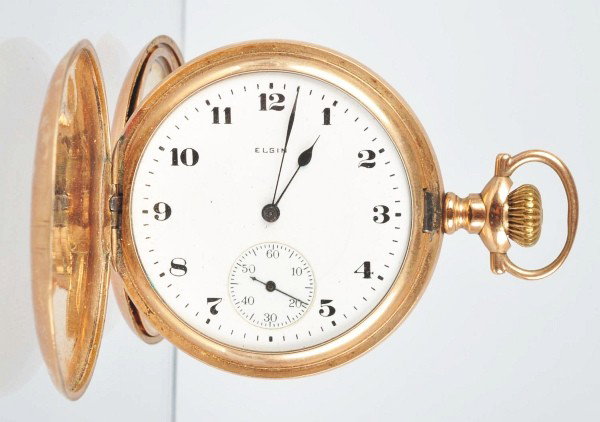Elgin Hunter Case Pocket Watch.: Working, no. 1834122, 25 year case, 17 jewels and 17 size. Size: