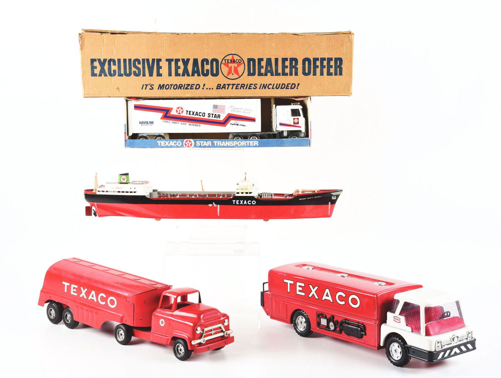 LOT OF 4: TEXACO SERVICE STATION TOY TRUCKS & OIL (1 of 2)