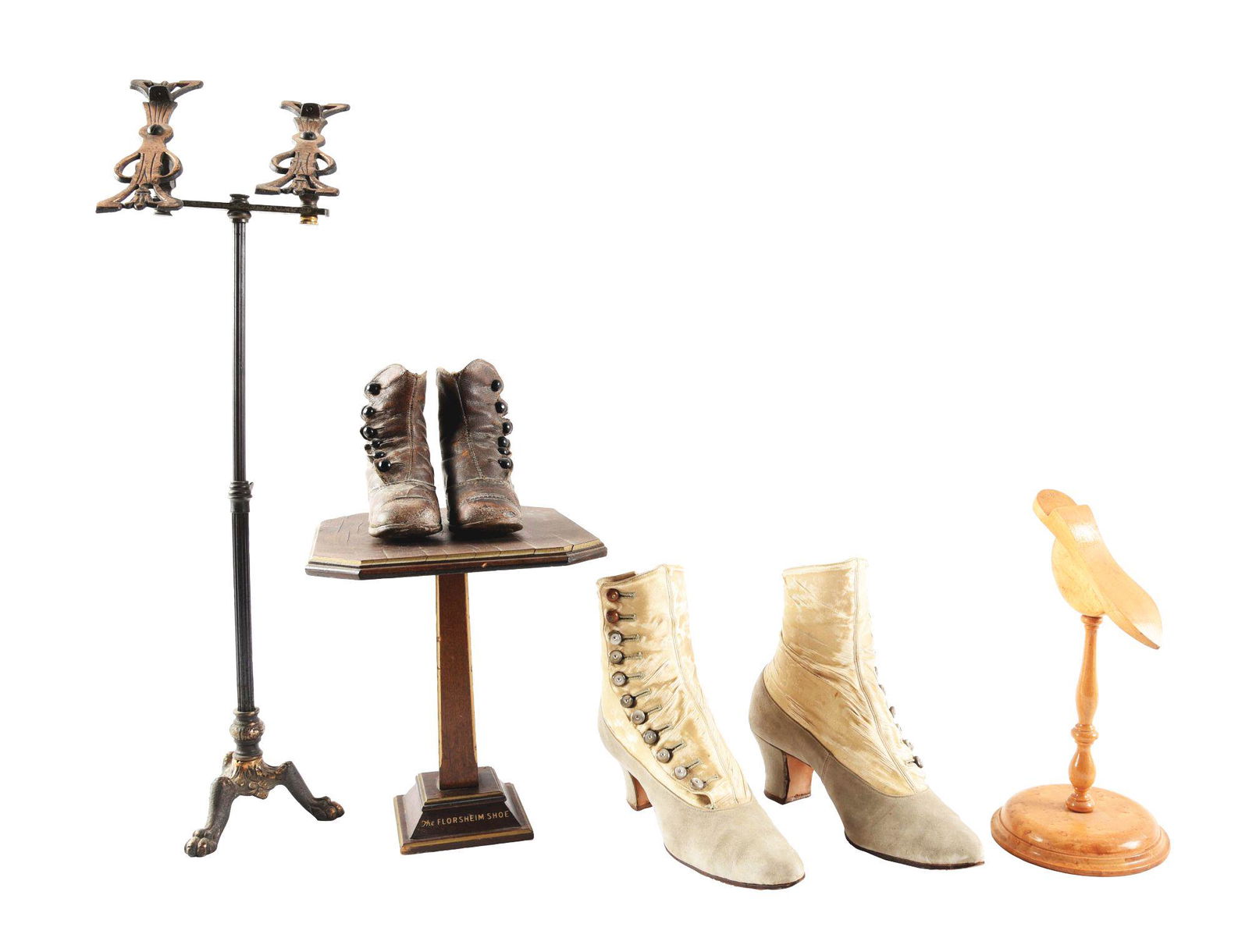 LOT OF 5: COUNTRY STORE SHOE DISPLAYS. (1 of 4)