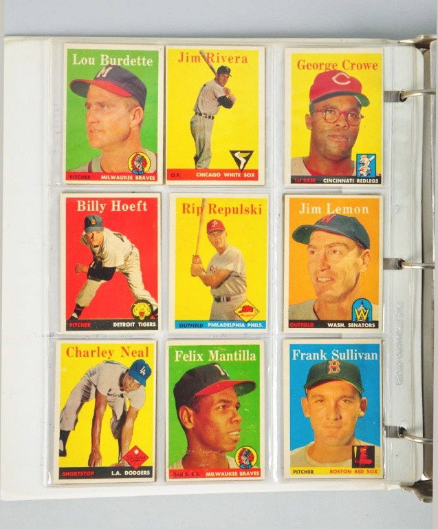 Approximately 400 Topps 1958 Baseball Cards.: Includes commons, minor stars, and stars including Robin Roberts, Luis Aparicio, Jim Bunning, Gil Hodges, Richie Ashburn, Hoyt Wilhelm, Rocky Colavito, Pee Wee Reese, Nellie Fox, Eddie Mathews, and ot