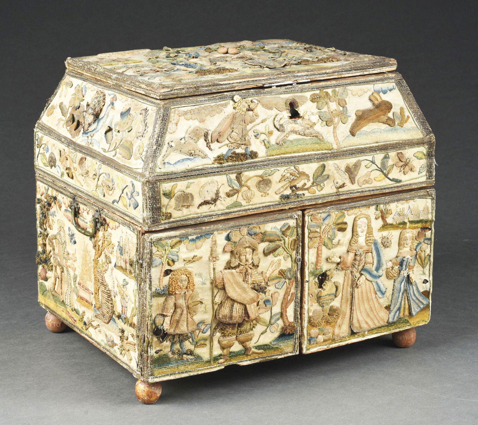 CHARLES II 17TH CENTURY STUMPWORK CASKET. (1 of 20)