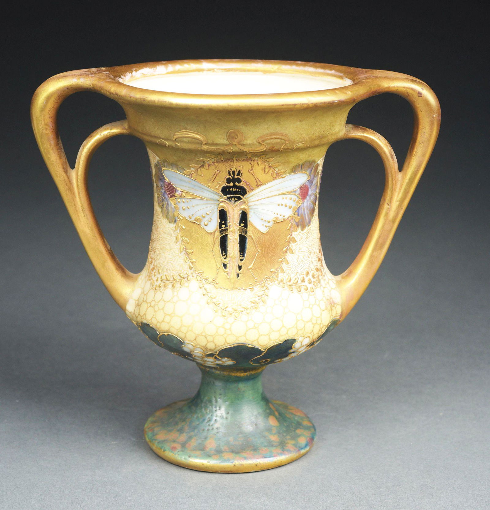 AMPHORA 2-HANDLED FLYING BEETLE VASE. (1 of 6)