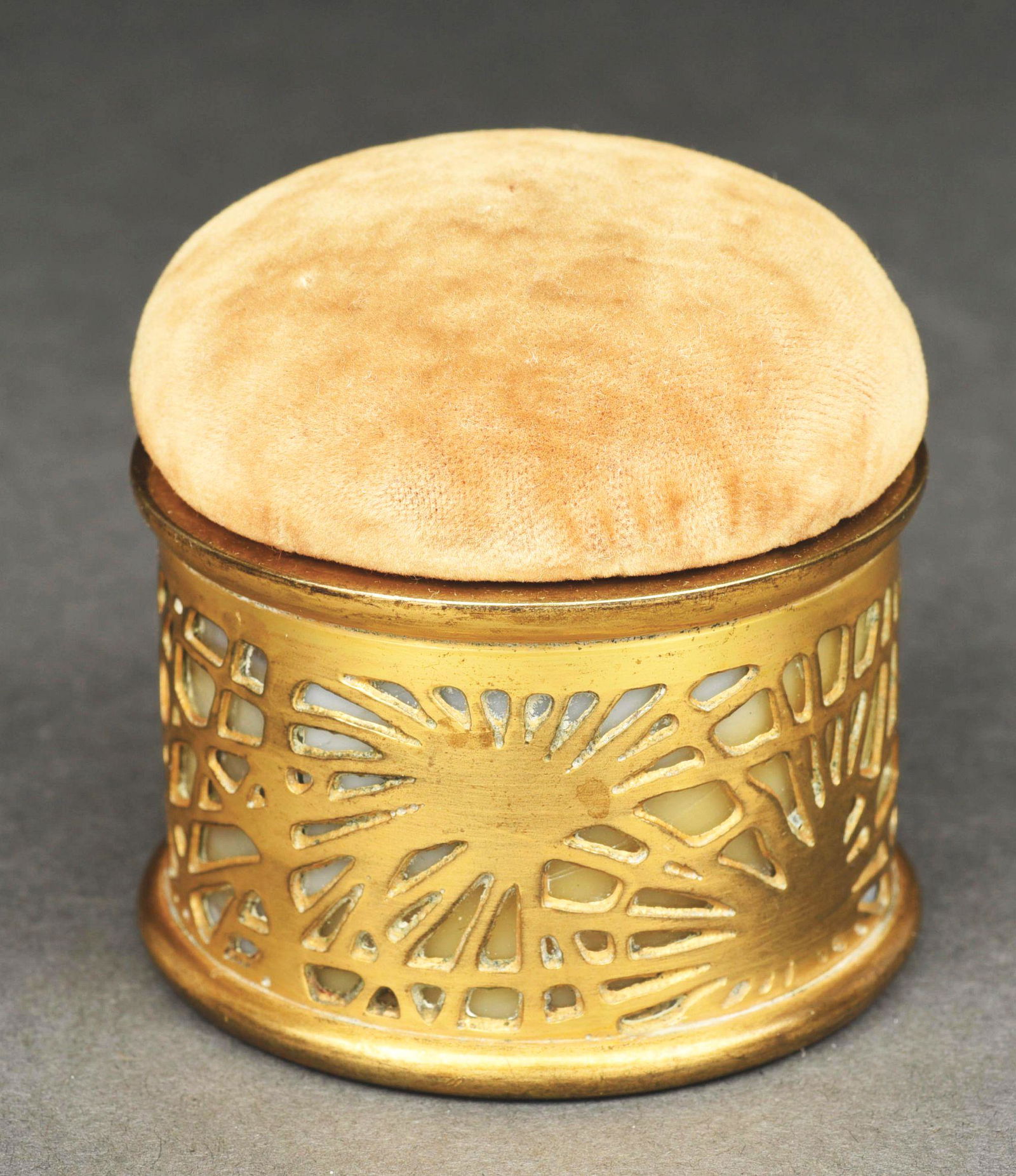 TIFFANY STUDIOS PINE NEEDLE PIN CUSHION. (1 of 7)