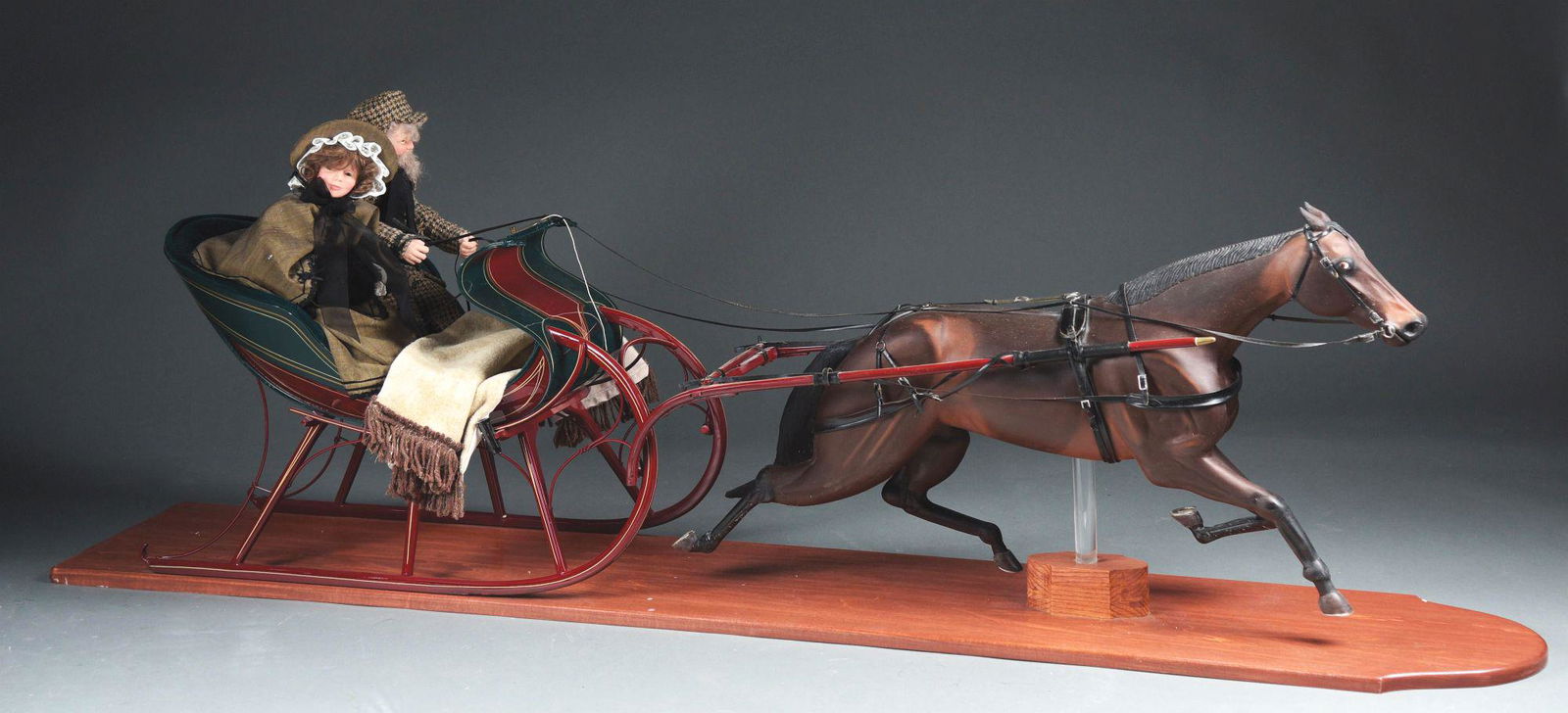 BEAUTIFUL ORIGINAL HORSE-DRAWN CARRIAGE DISPLAY. (1 of 5)