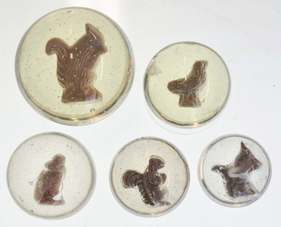 Lot of 5: Sulphide Marbles.: Includes three squirrels and two birds. All with original surfaces. Range: 1 - 1/4" to 2" Dia. Condition: (8.5 - 9.2).