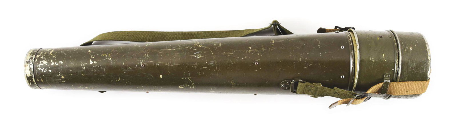 US WWII M1 AIMING CIRCLE.: US World War II M1 Aiming Circle contained in its M6A1 case. Aiming circles are instruments which are used to measure horizontal and vertical angles, as well as magnetic azimuths in determining gunner