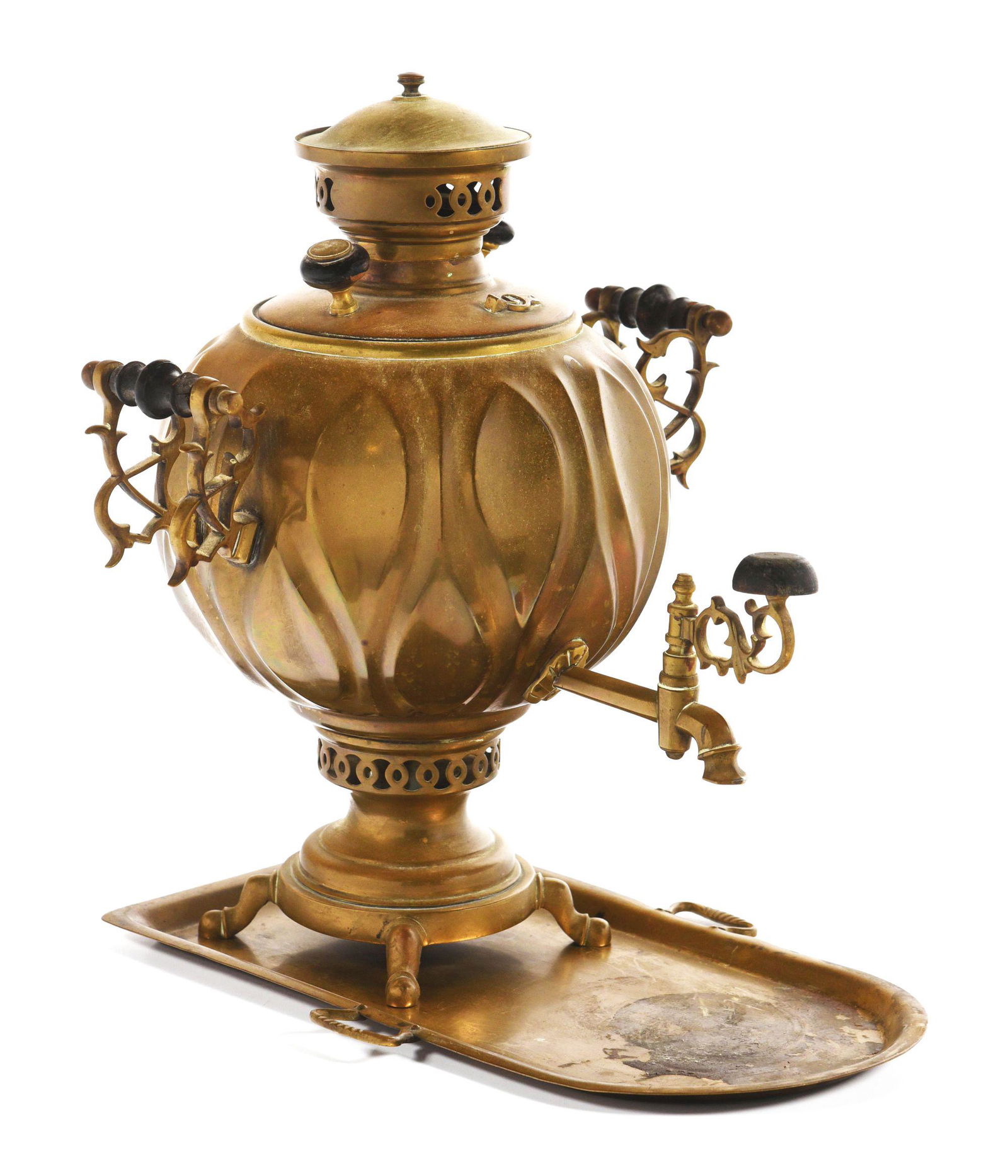 OLDER RUSSIAN BRASS SAMOVAR WITH TRAY. (1 of 7)