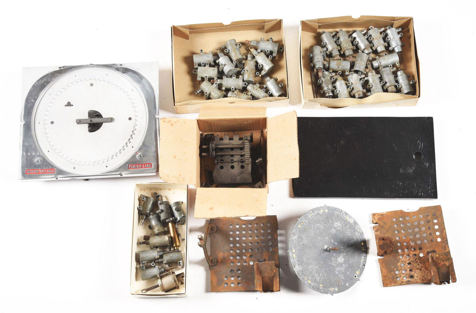 LOT OF MISC. TRADE STIMULATOR AND SLOT MACHINE PARTS. (1 of 1)