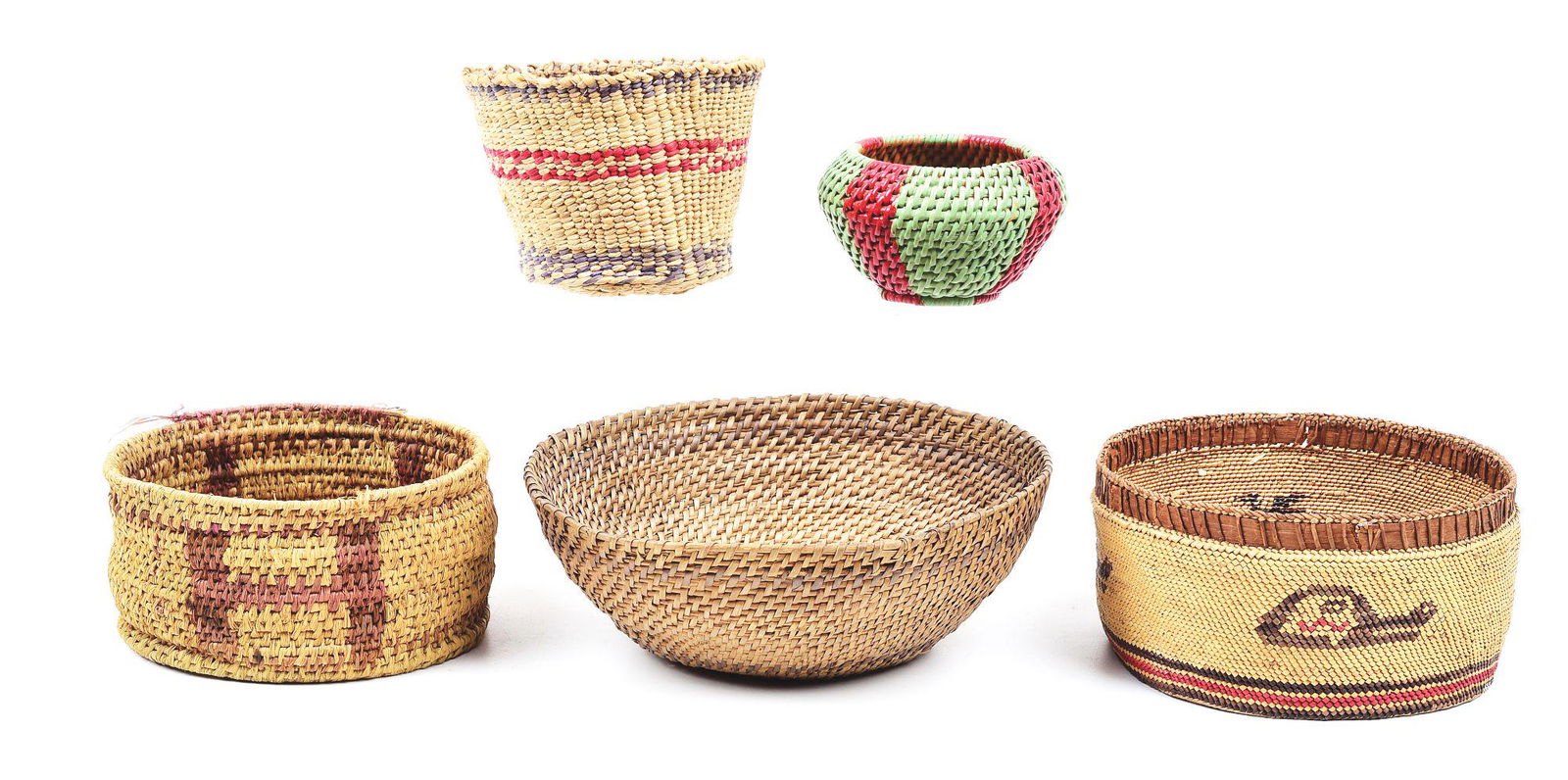 LOT OF 5: NATIVE AMERICAN WOVEN BASKETS. (1 of 2)