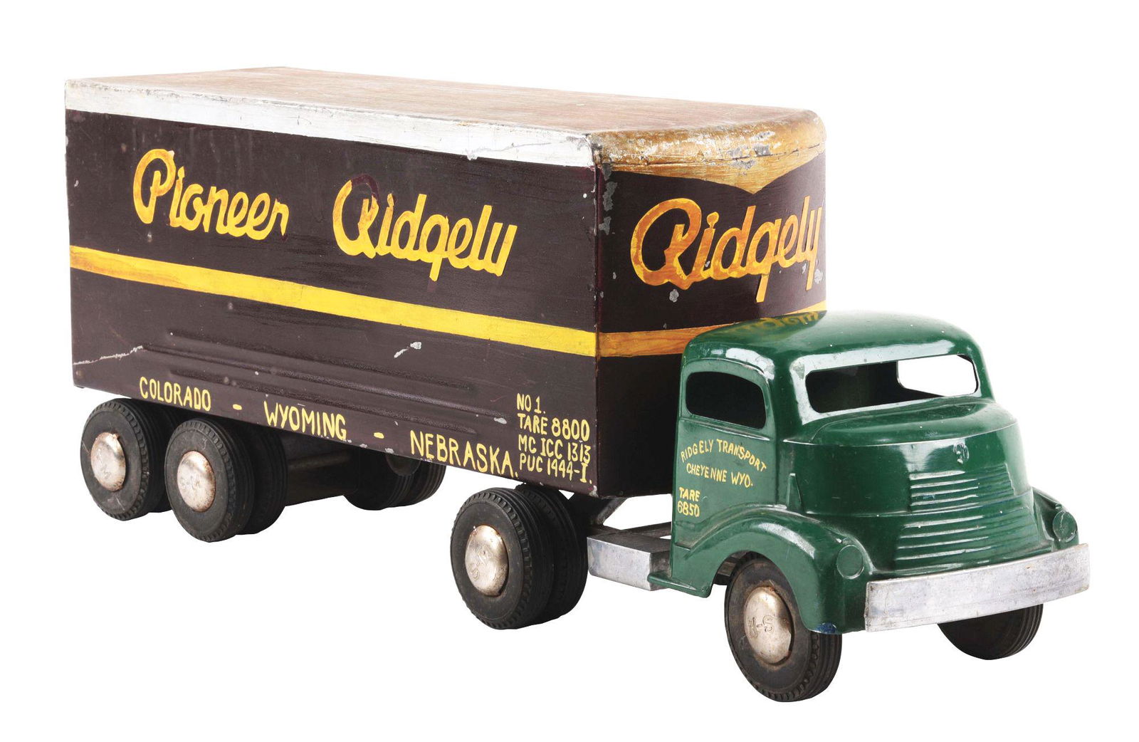 SCARCE ONE OF A KIND PRESSED STEEL SMITH MILLER PRIVATE LABELED TRUCK. (1 of 3)