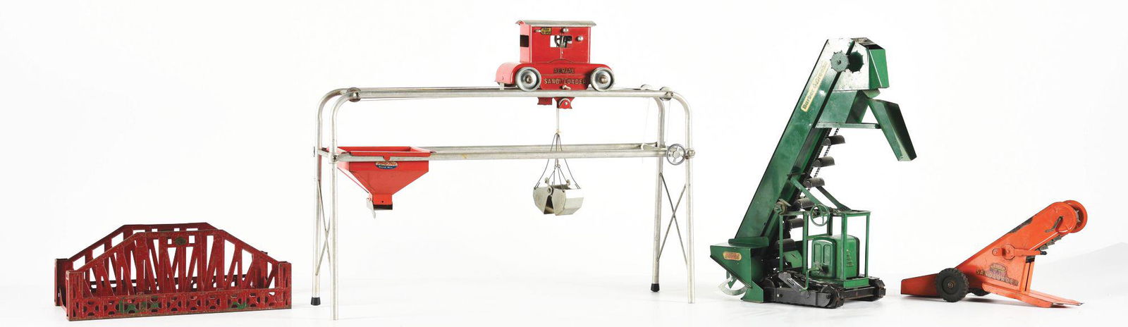 LOT OF 5: PRESSED STEEL CRANES AND BRIDGE. (1 of 3)