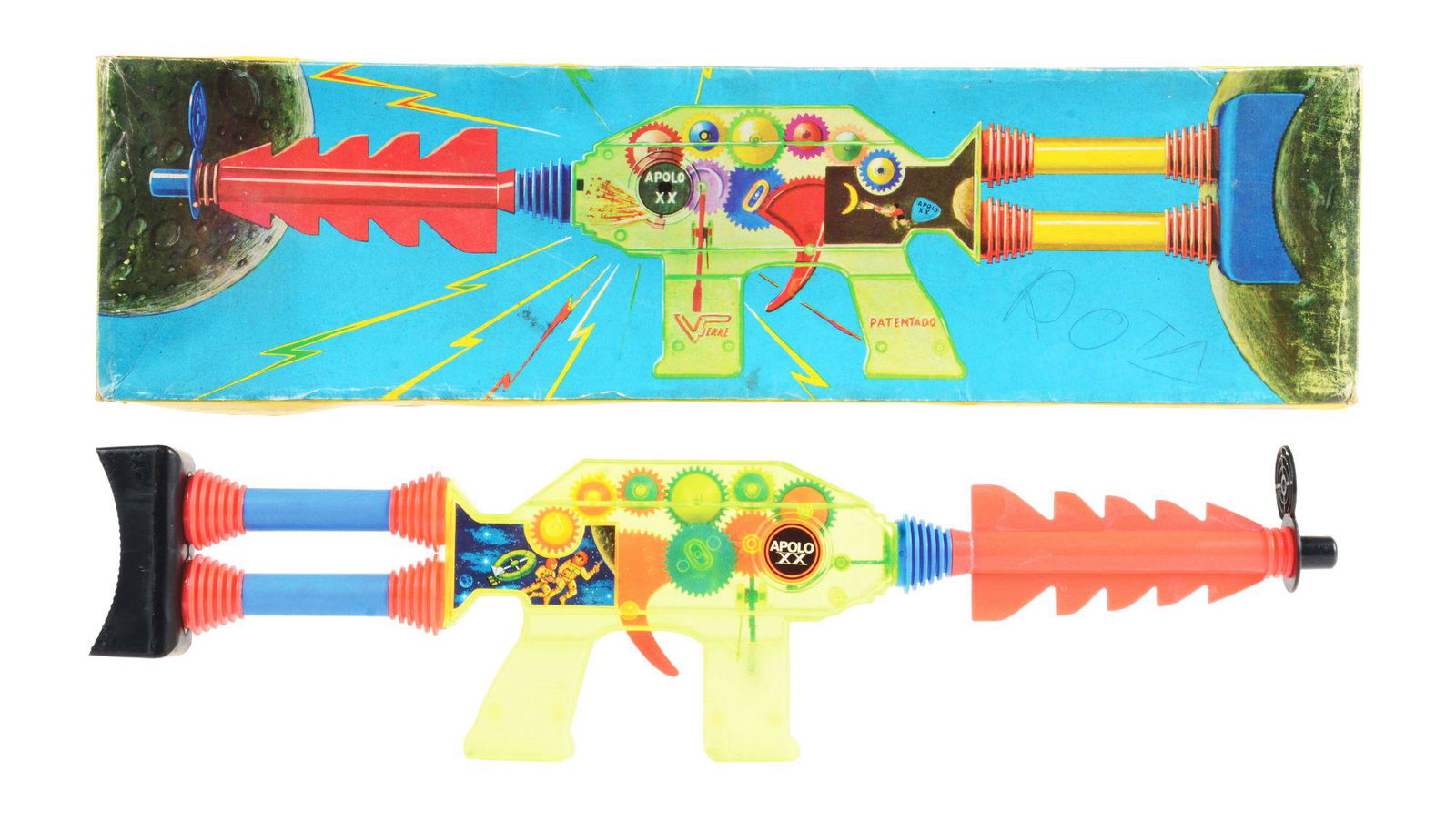 ARGENTINIAN METRALETA ESPECIAL APOLO XX FRICTION SPACE RIFLE.: Argentinian metraleta especial apolo xx friction space rifle. In original box with nice colored graphics which match gun perfectly. Has a fixed front site. Nice colorful gears but they are jammed and
