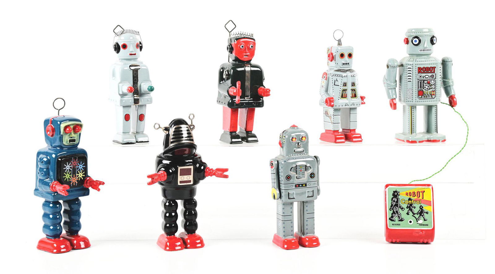 LOT OF 7: DITTO CERAMIC ROBOTS. (1 of 4)