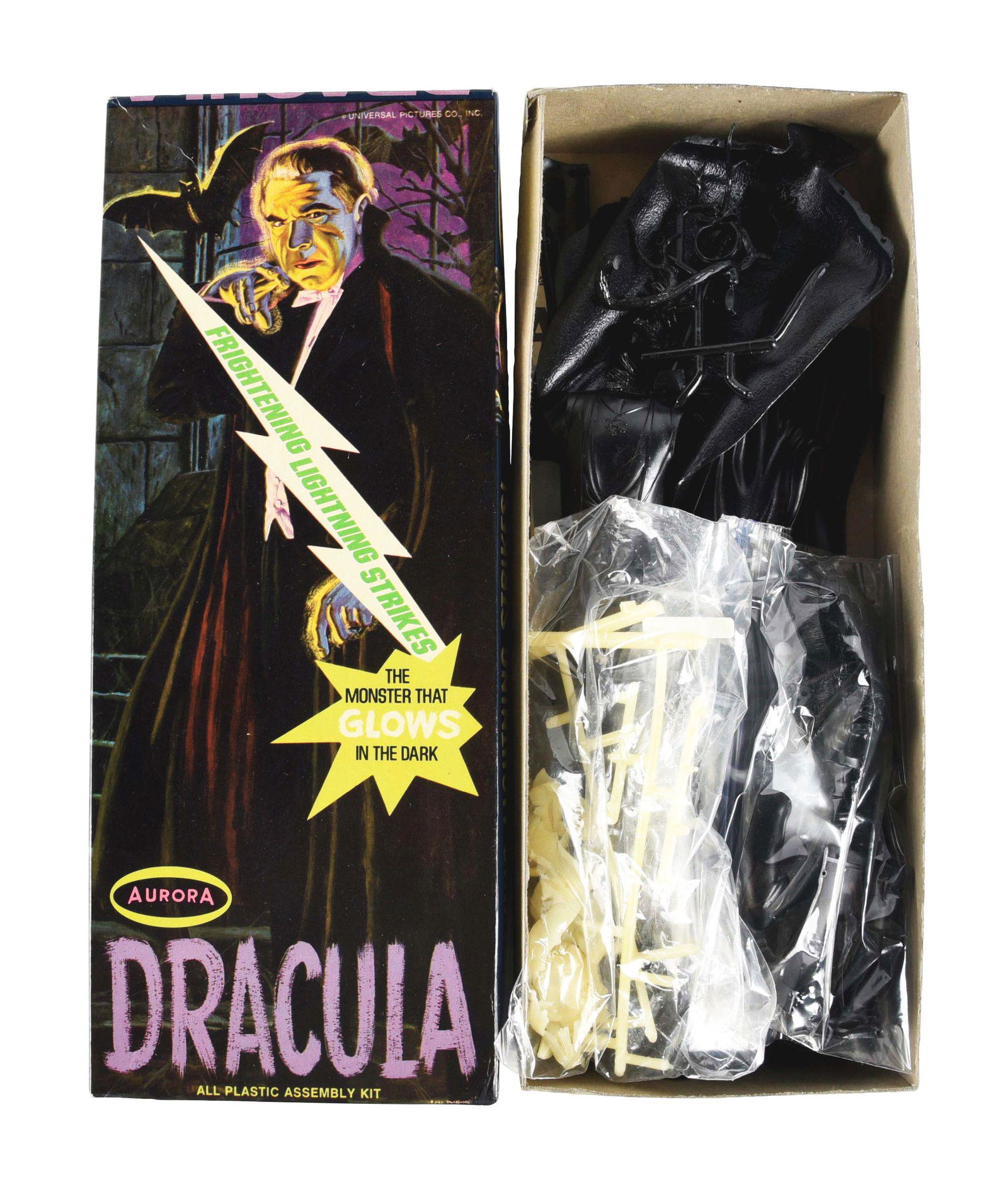 RARE AURORA DRACULA FRIGHTENING LIGHTNING STRIKES MODEL KIT. (1 of 3)