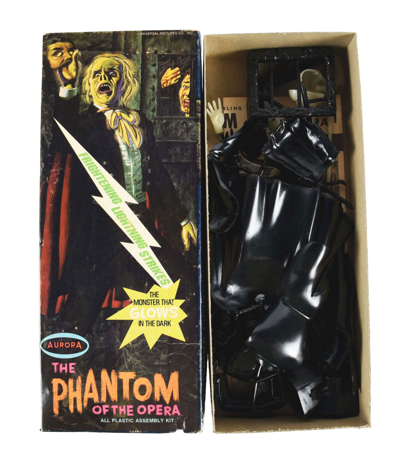 AURORA THE PHANTOM OF THE OPERA MODEL KIT. (1 of 3)
