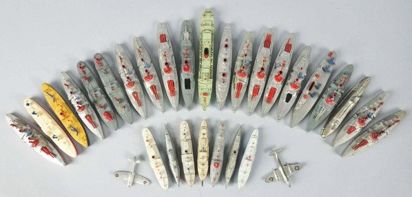 Lot of Approx. 25 Tootsietoy Die-Cast Ships.: Includes all different sized variations and a lot of battleships. Comes with one original box but it is for a Comet toy. Size: Largest: 7" L.