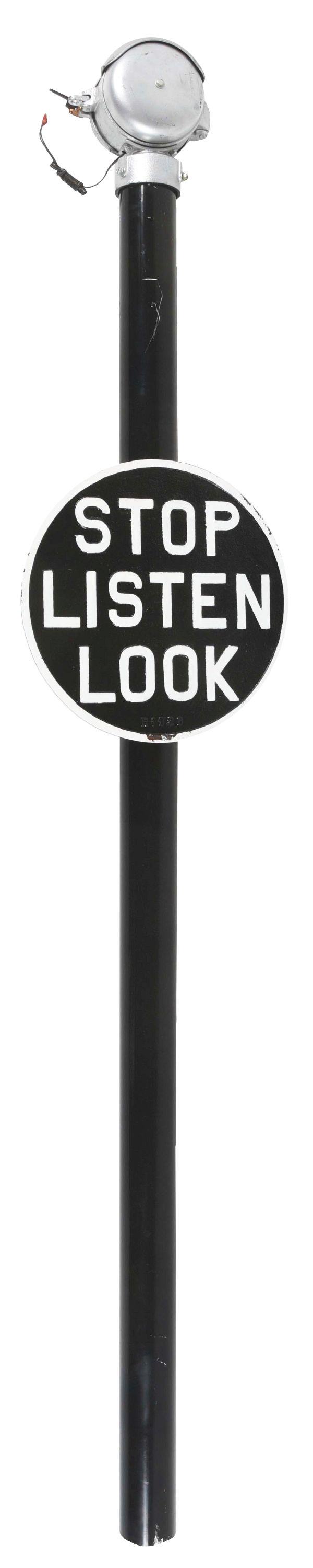 RAILROAD CROSSING SIGN & BELL. (1 of 6)