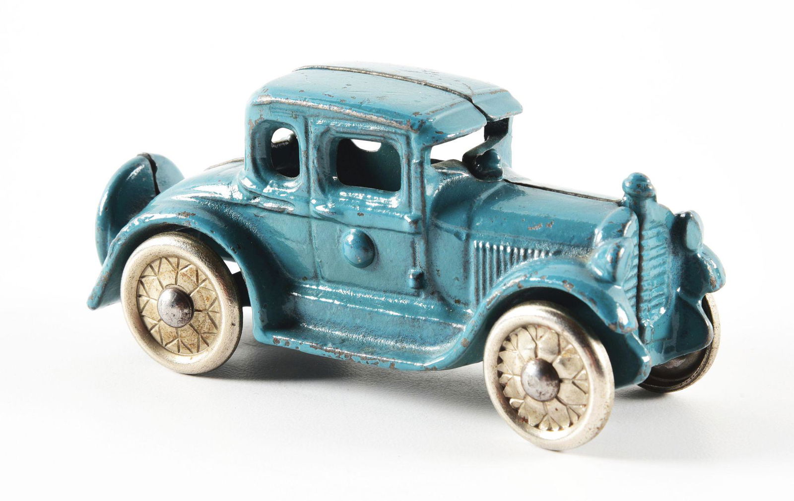 CAST IRON AMERICAN-MADE TOY AUTO. (1 of 3)