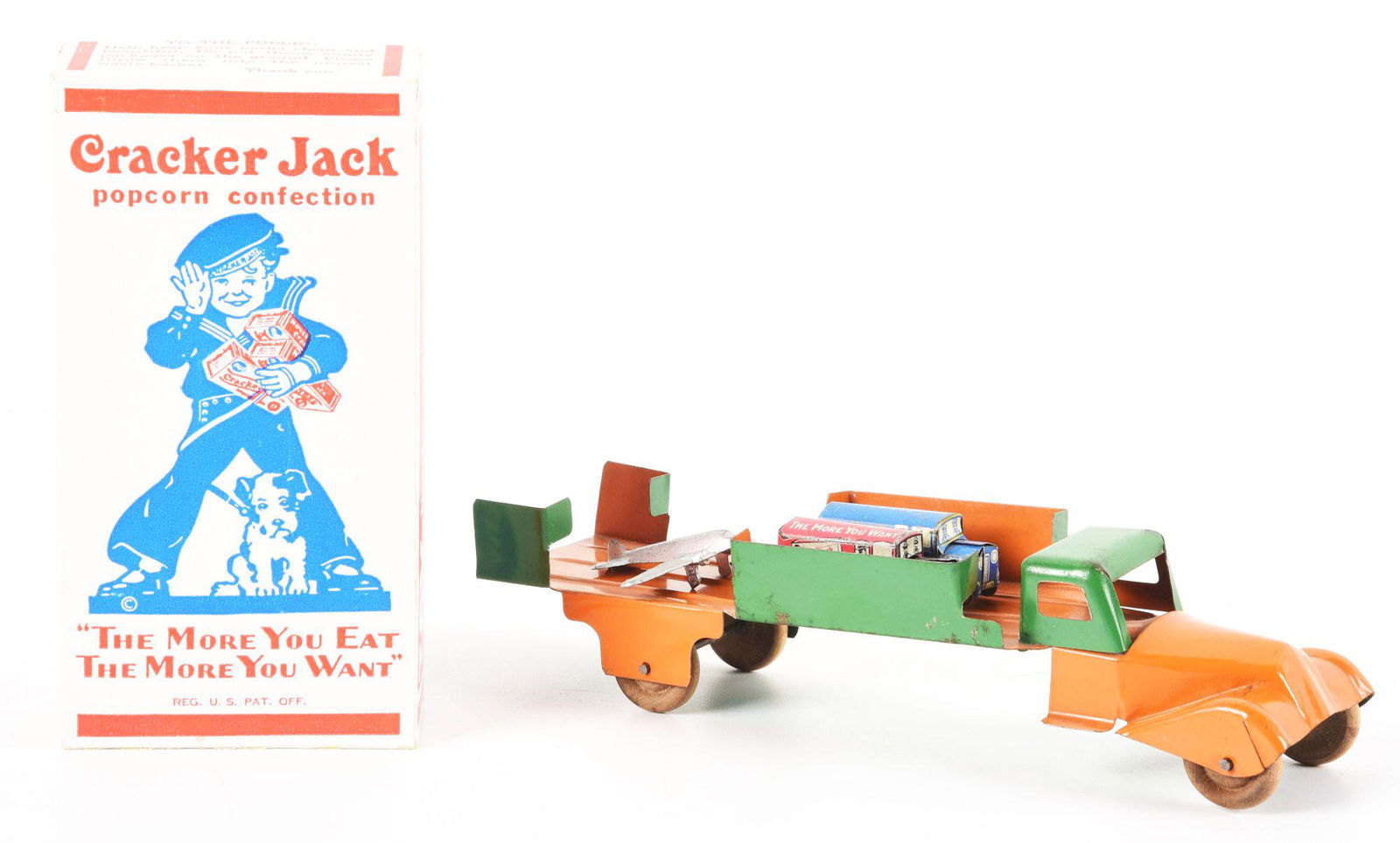 SCARCE WYANDOTTE PRESSED STELL TRUCK, ORIGINAL CRACKER JACK BOX AND PRIZES. (1 of 4)