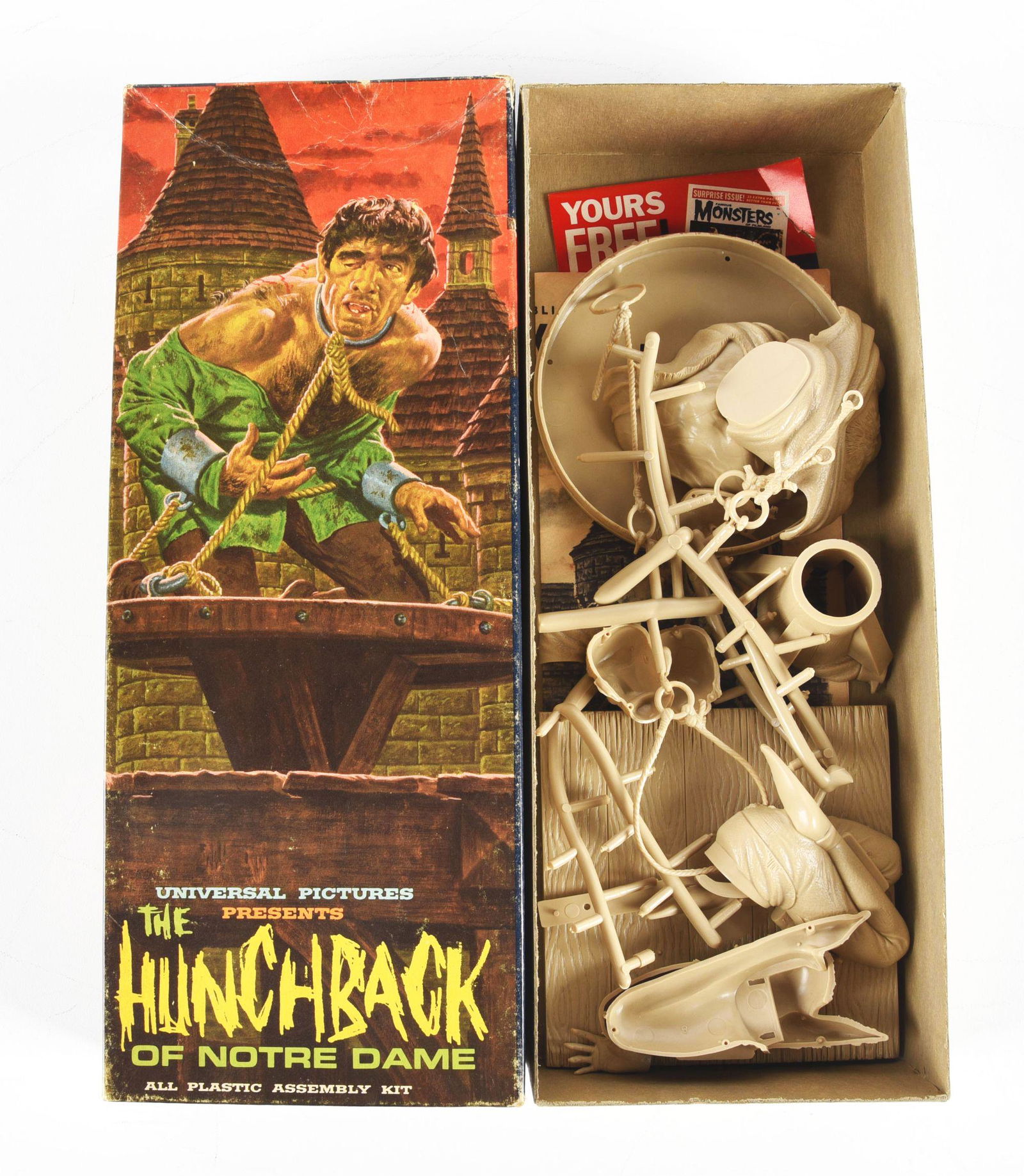AURORA THE HUNCHBACK OF NOTRE DAME MODEL KIT. (1 of 3)