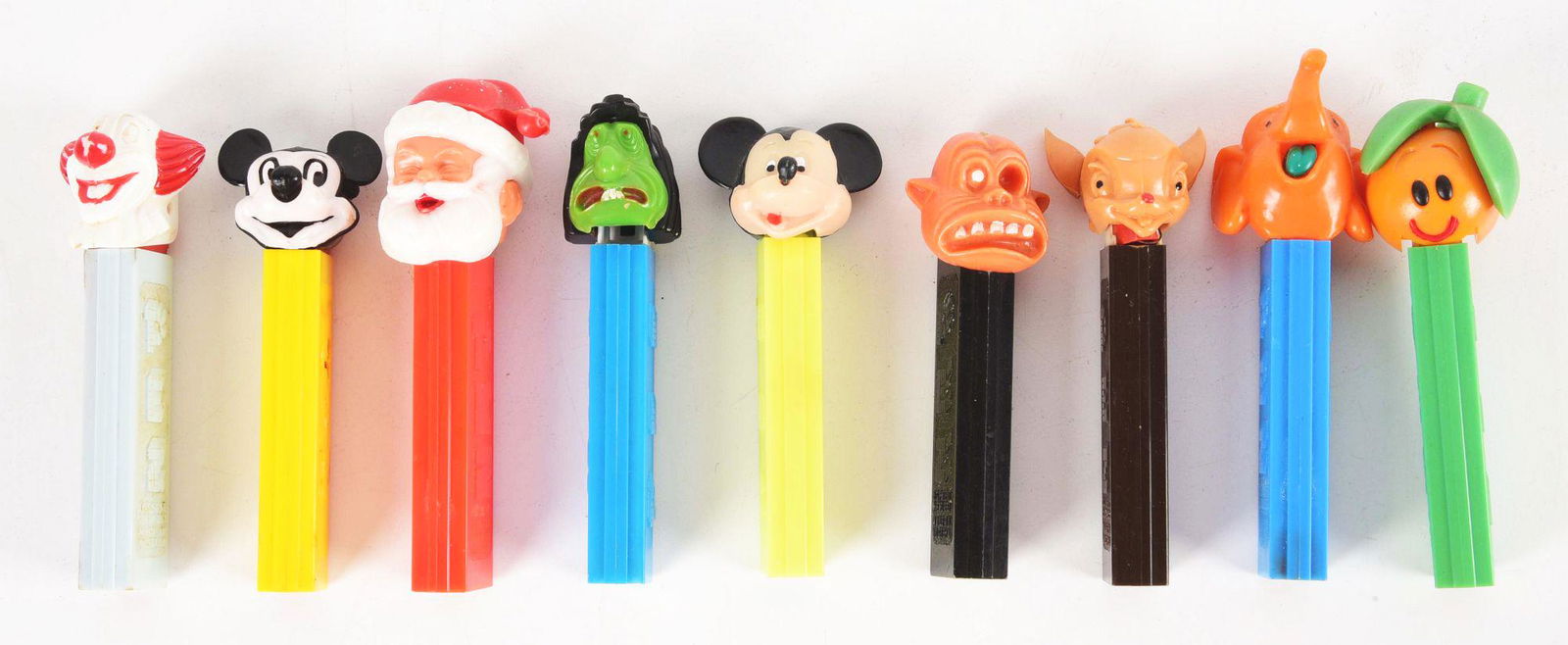 LOT OF 8: PEZ DISPENSERS. (1 of 4)