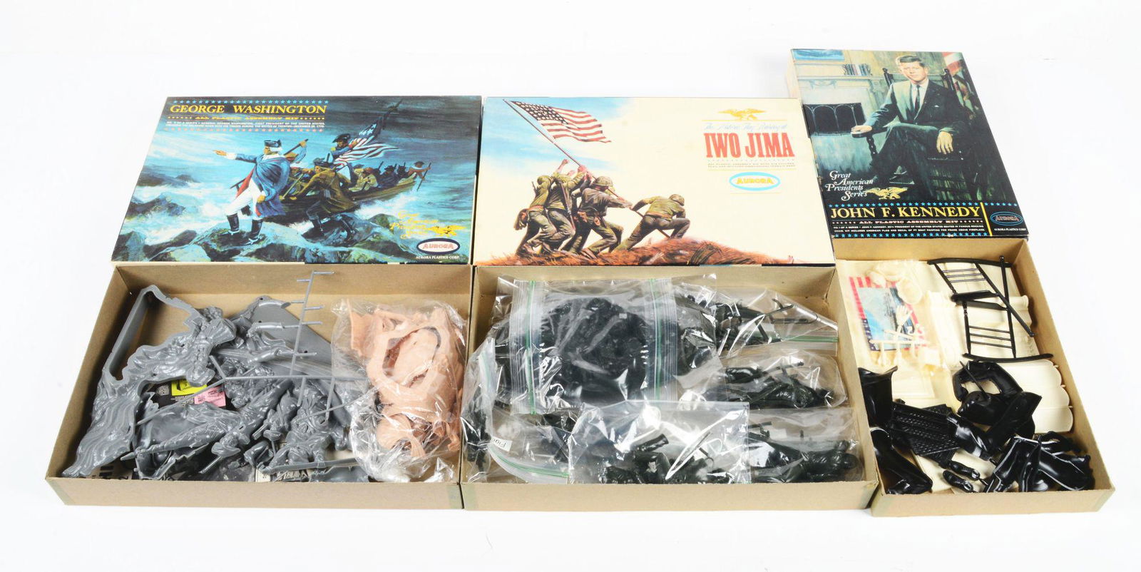 LOT OF 3: AURORA HISTORICAL-THEMED MODEL KITS. (1 of 2)