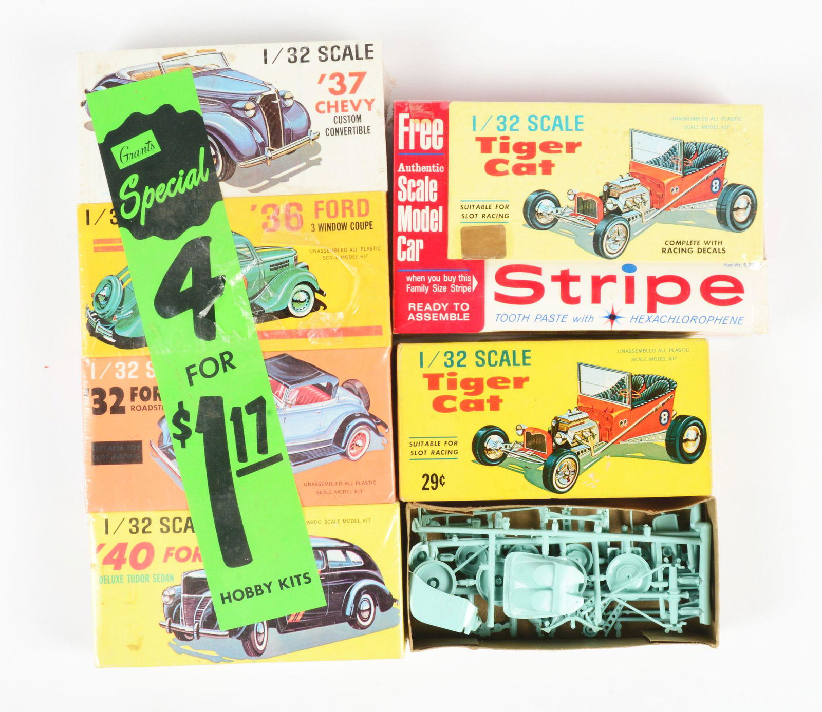 LOT OF 6: VARIOUS AUTOMOBILE MODEL KITS. (1 of 2)