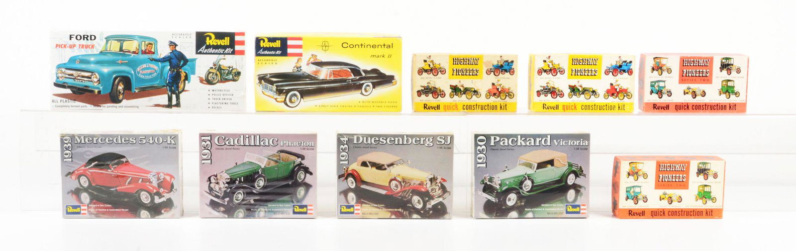 LOT OF 10: VARIOUS VINTAGE AND CONTEMPORAY REVELL AUTOMOBILE MODEL KITS. (1 of 3)
