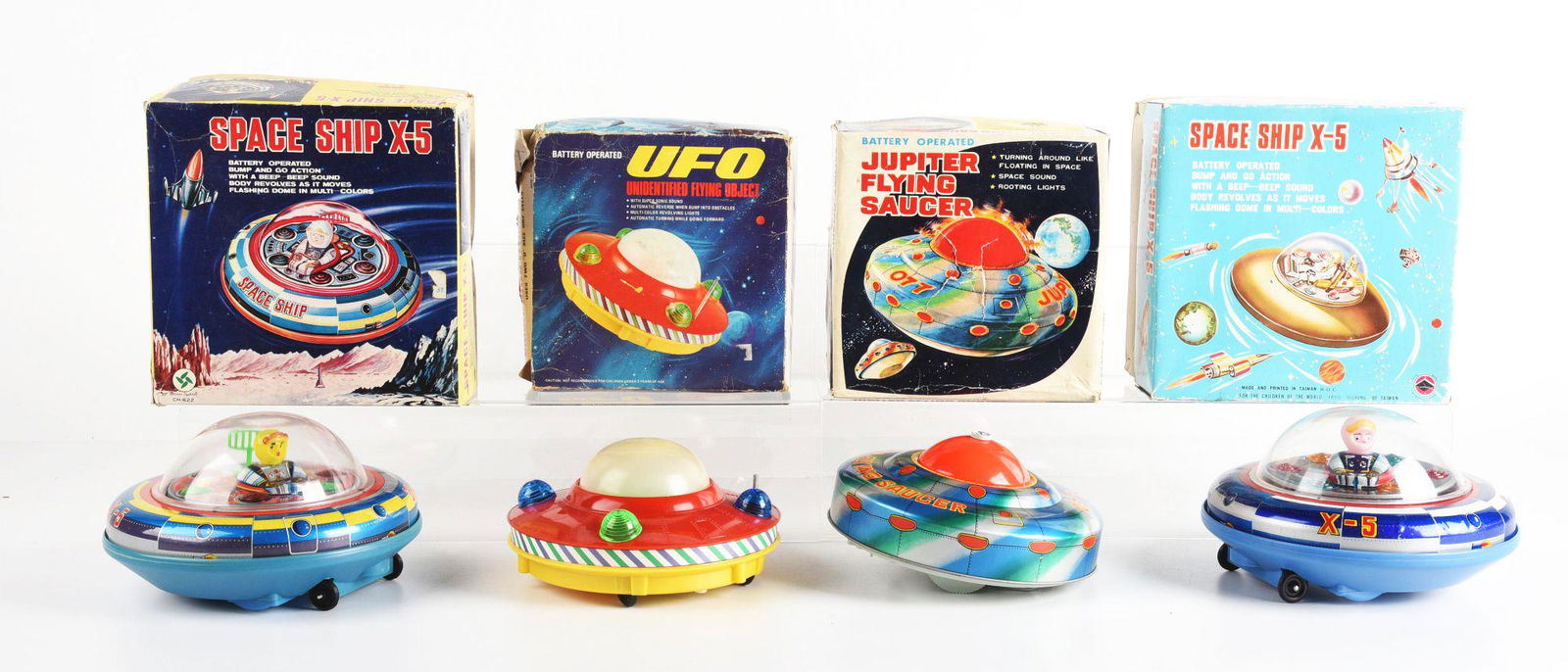 LOT OF 4: FOREIGN-MADE TIN LITHO & PLASTIC BATTERY-OPERATED SPACESHIPS. (1 of 2)