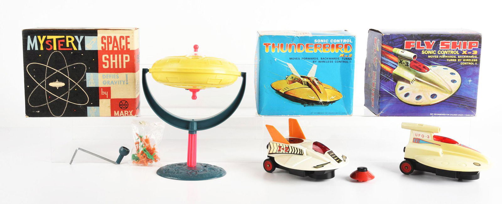 LOT OF 3: VARIOUS SPACESHIP TOYS IN ORIGINAL BOXES. (1 of 2)