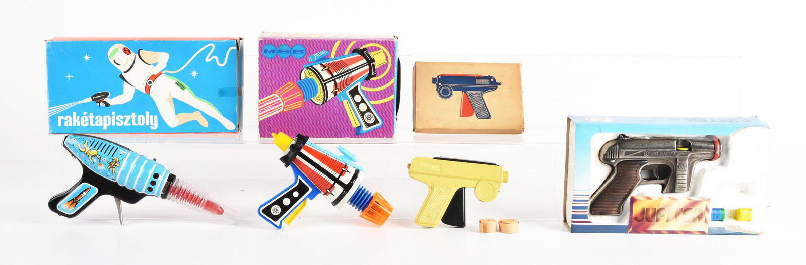 LOT OF 4: FOREIGN MADE TIN LTHO & RAY GUNS IN ORIGINAL BOXES. (1 of 2)