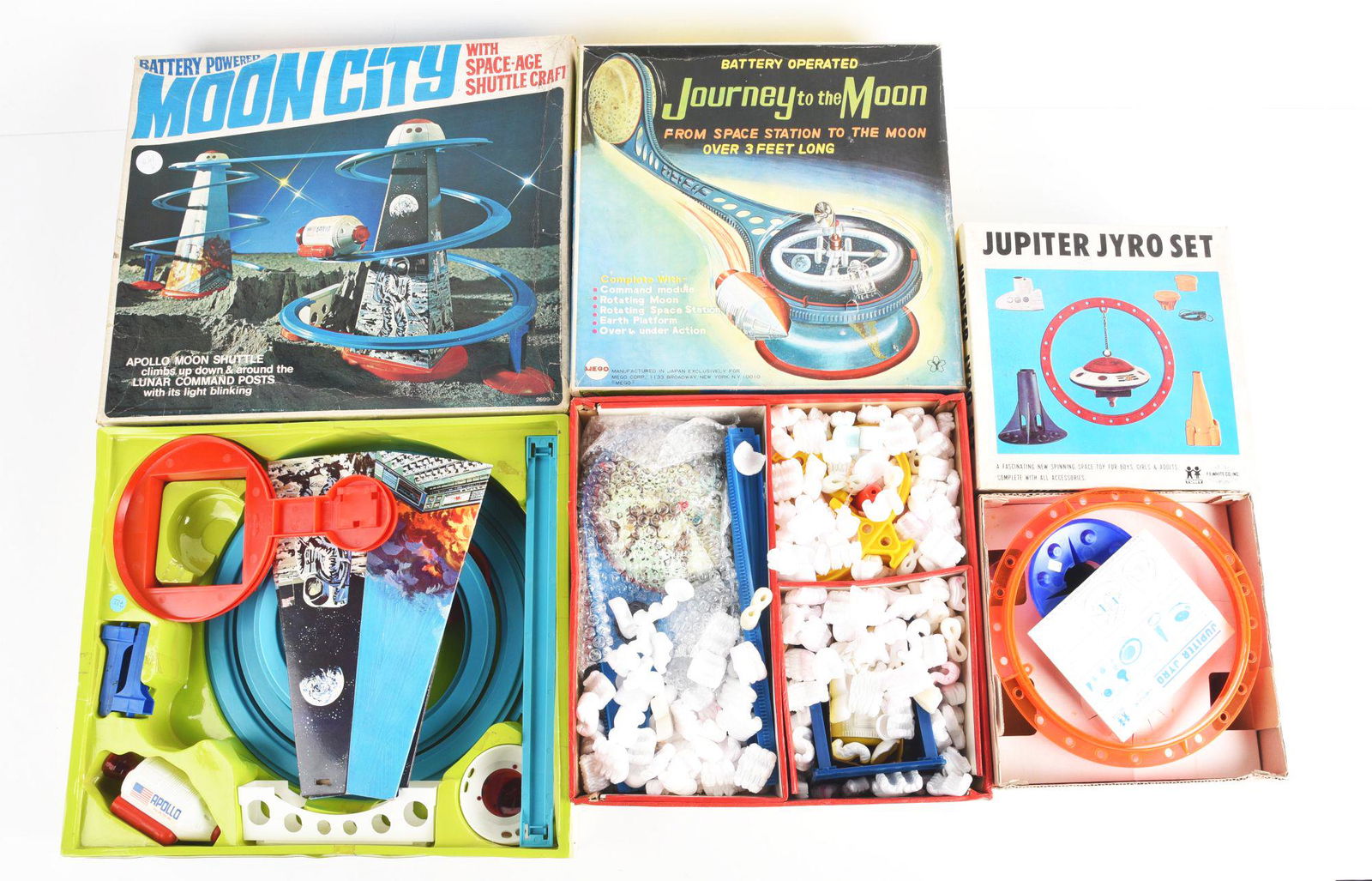 LOT OF 3: JAPANESE BATTERY OPERATED SPACE VEHICLE SETS IN ORGINAL BOXES. (1 of 2)