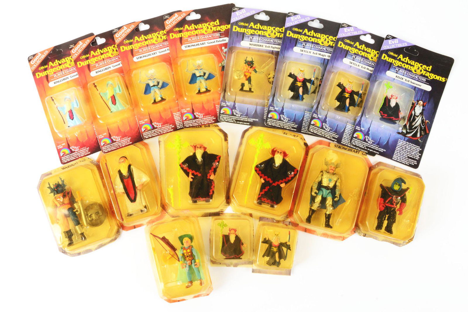 LOT OF 16: VARIOUS CARDED & UNCARDED DUNGEONS & DRAGONS FIGURES. (1 of 1)