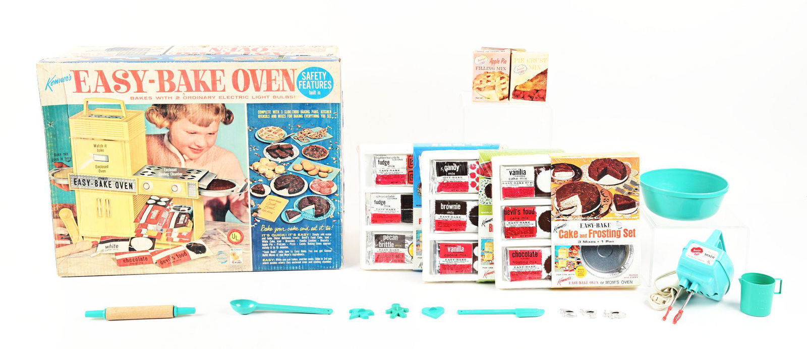 ORIGINAL KENNER EASY BAKE OVEN WITH ACCESSORIES. (1 of 2)