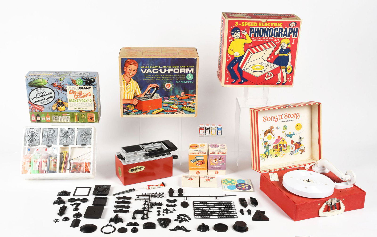 LOT OF 3: VARIOUS 1960'S AND 1970'S TOYS. (1 of 5)