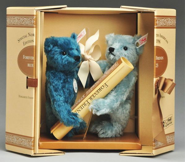 Steiff "Forever Friends" Set.: Description Two turquoise teddy bear set in box. Condition (Mint).