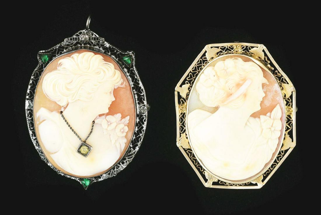 LOT OF 2: CAMEO PINS/BROOCHES. (1 of 2)