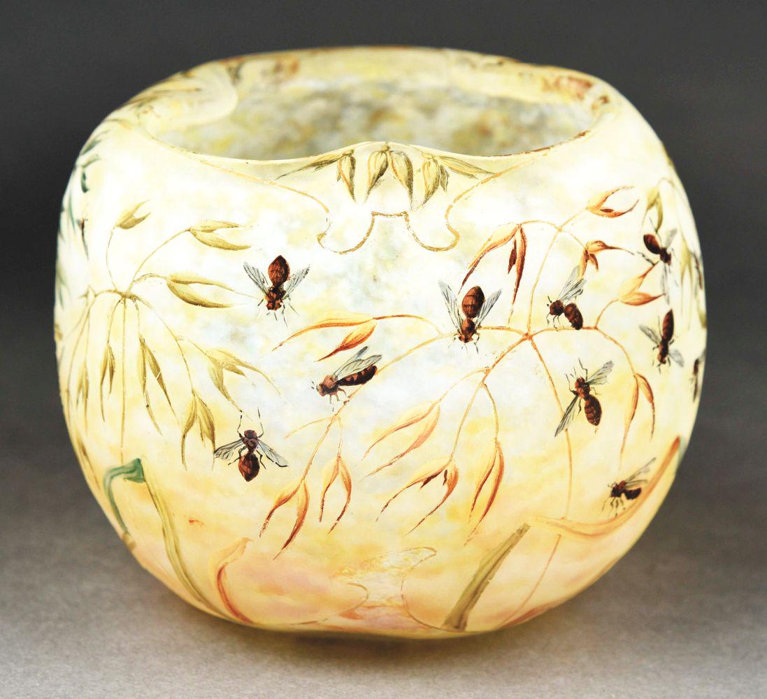 DAUM BOWL W/ BEES. (1 of 6)