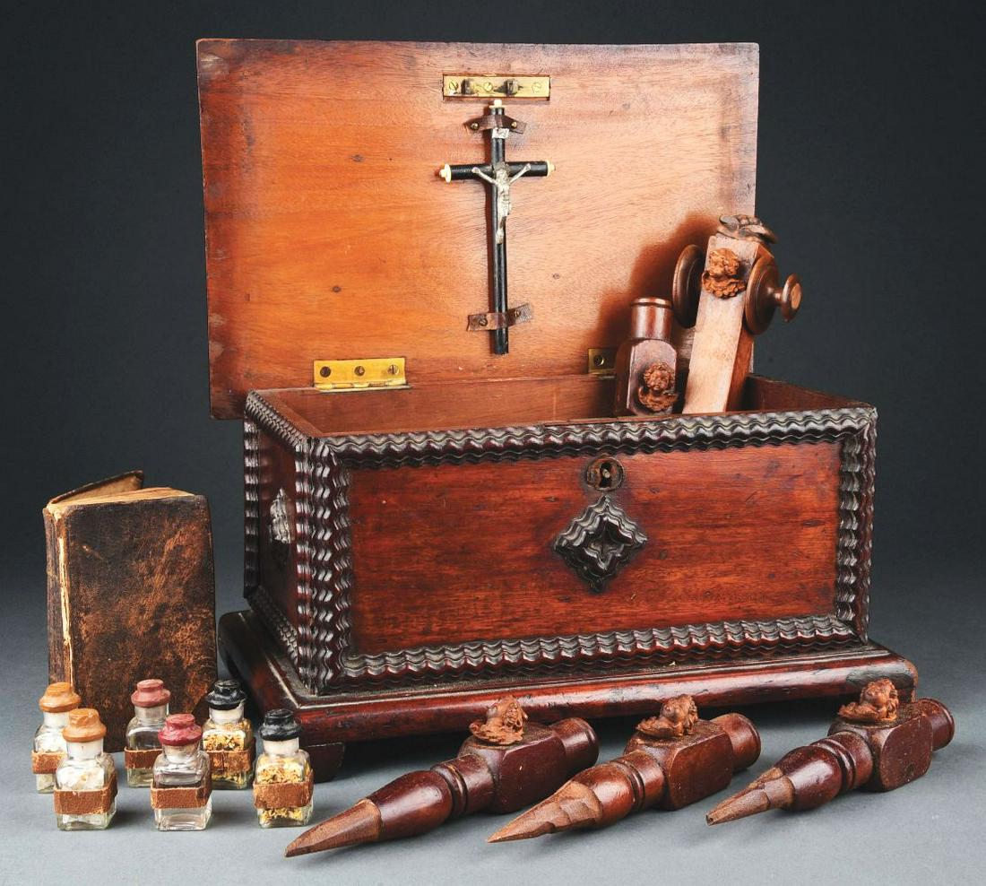 19TH CENTURY VAMPIRE TRAVELING BOX. (1 of 7)