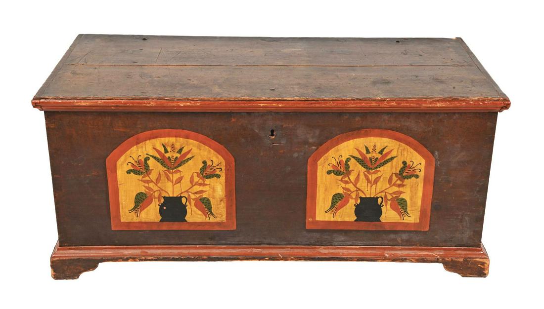 AMERICAN PENNSYLVANIA DUTCH PAINTED BLANKET CHEST. (1 of 14)