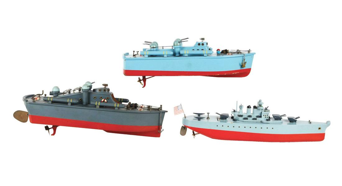 LOT OF 3: JAPANESE BATTERY-OPERATED WOODEN MILITARY BOATS. (1 of 3)