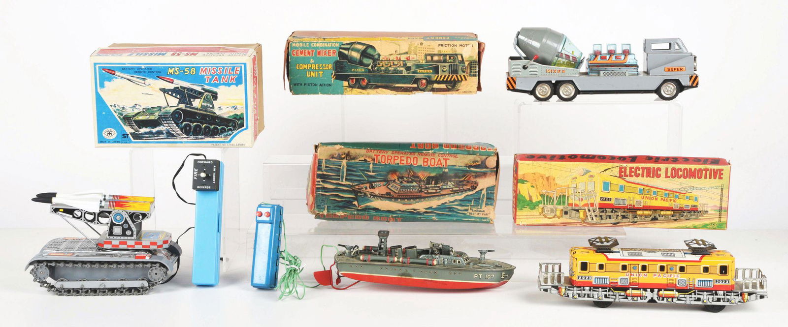 LOT OF 4: JAPANESE TIN LITHO FRICTION AND BATTERY-OPERATED VEHICLE TOYS. (1 of 2)