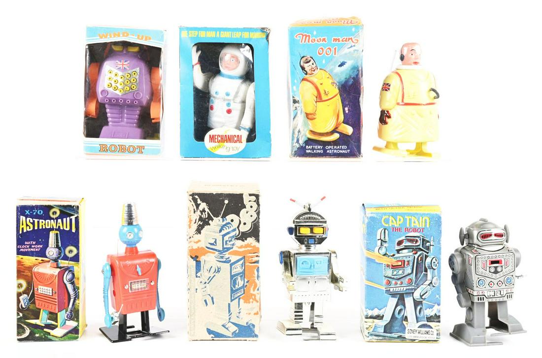LOT OF 6: MADE IN HONG KONG & KOREA TIN LITHO & PLASTIC ROBOT TOYS IN ORIGINAL BOXES. (1 of 4)