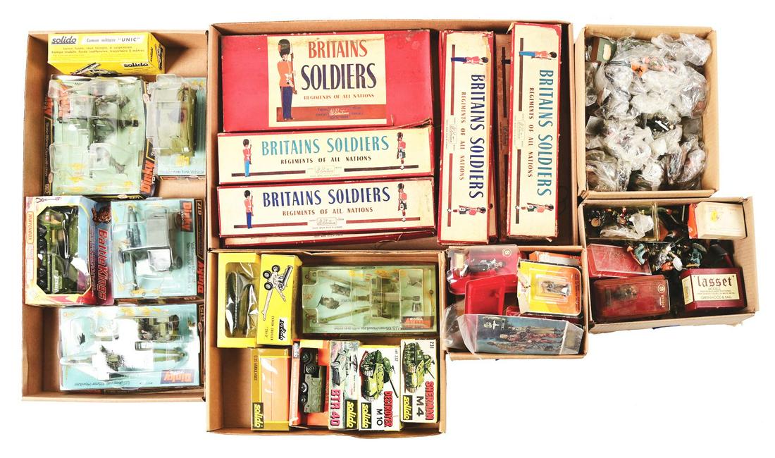 LARGE COLLECTION OF ENGLISH BRITAINS FRENCH SOLDIERS. (1 of 4)