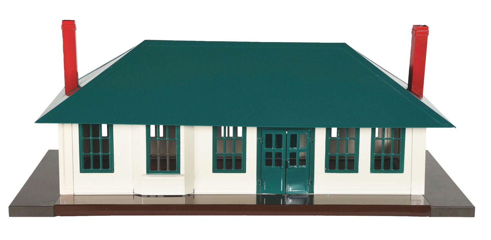 T-REPRODUCTIONS OUTDOOR RAILROAD TRAIN STATION. (1 of 4)